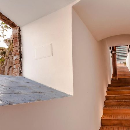 Yacht Club Capo Cervo Suites B&B Сорренто Экстерьер фото
