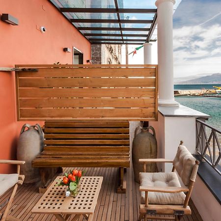 Yacht Club Capo Cervo Suites B&B Сорренто Экстерьер фото