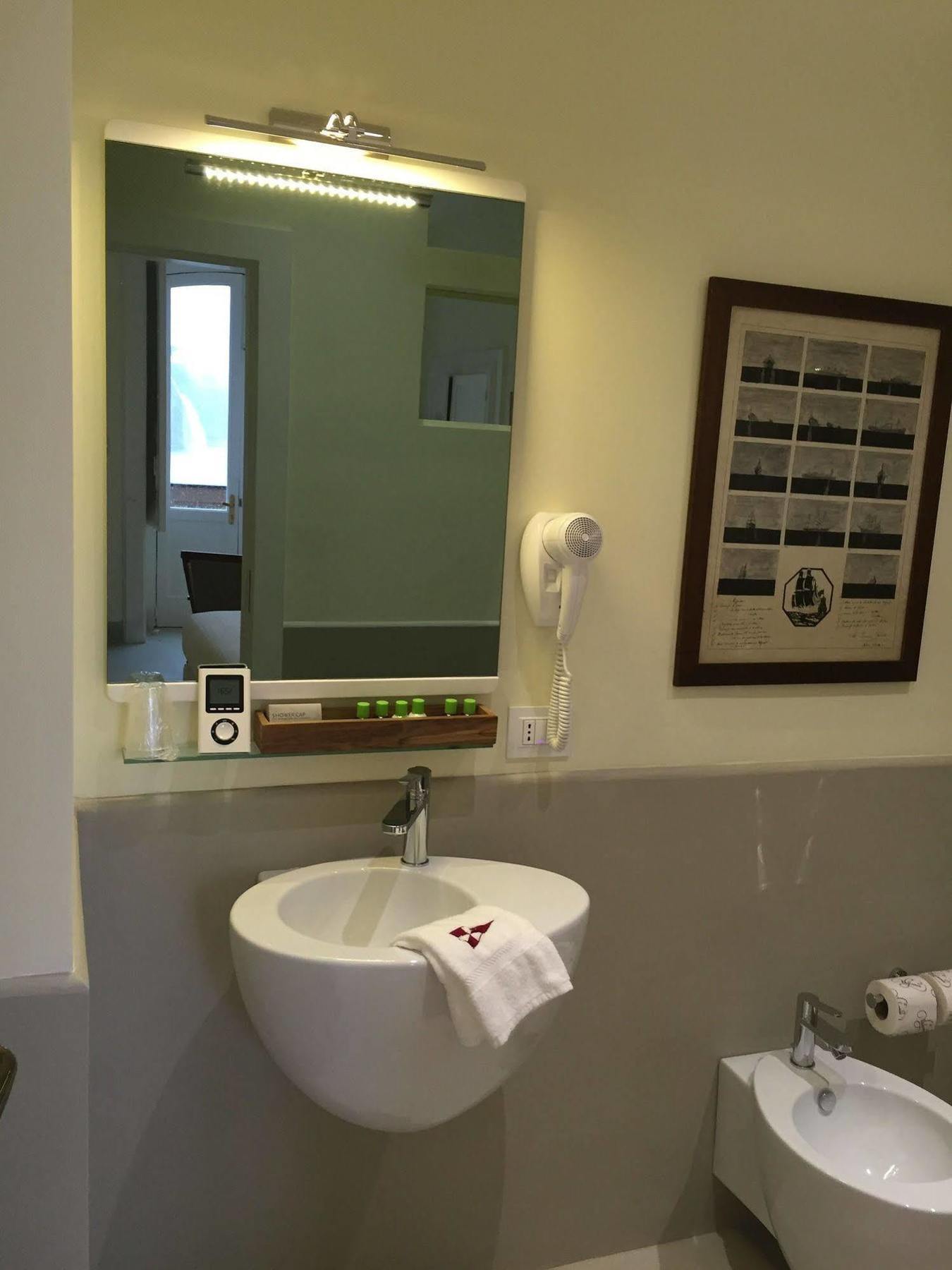 Yacht Club Capo Cervo Suites B&B Сорренто Экстерьер фото