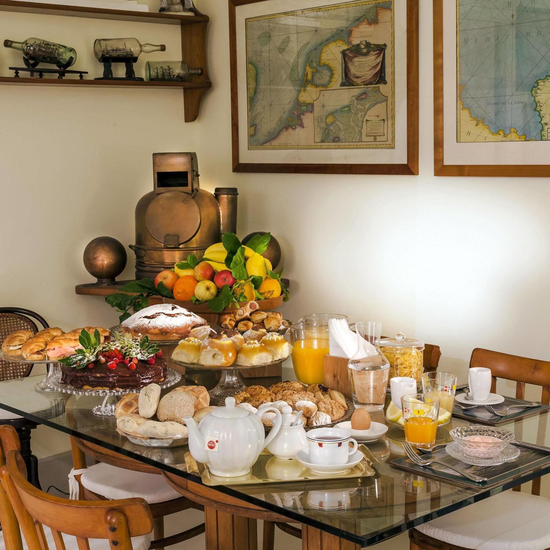 Yacht Club Capo Cervo Suites B&B Сорренто Экстерьер фото