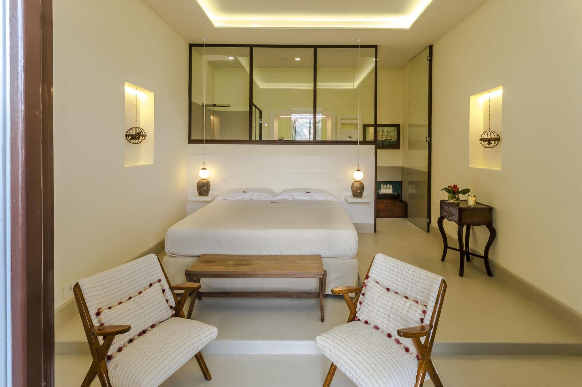 Yacht Club Capo Cervo Suites B&B Сорренто Экстерьер фото